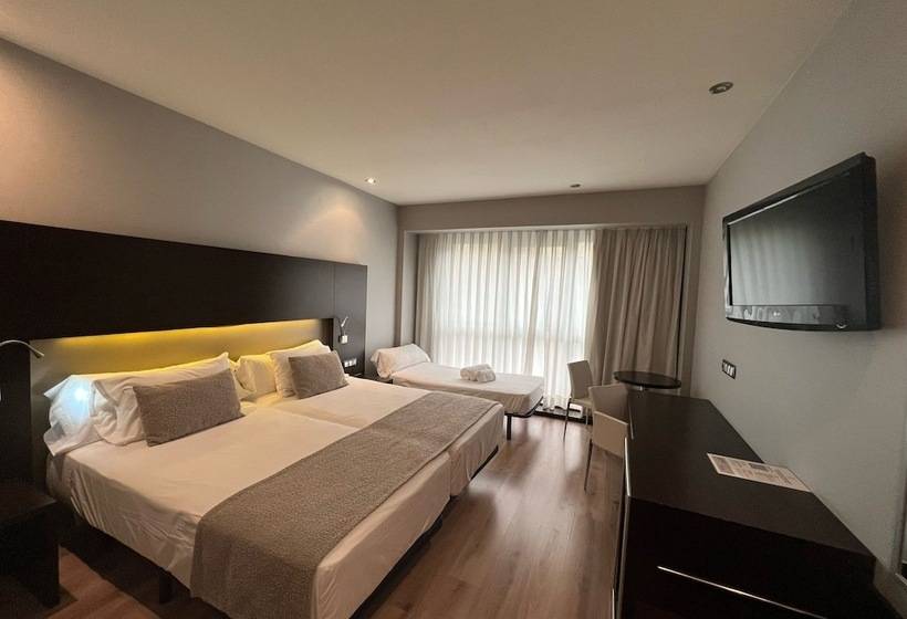 اتاق استاندارد سه نفره, Turia Granada