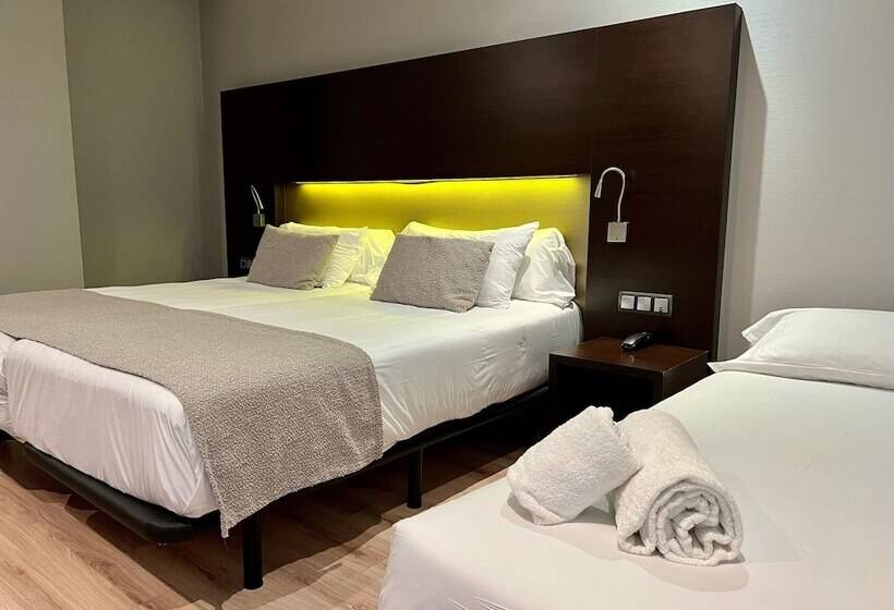 اتاق استاندارد سه نفره, Turia Granada
