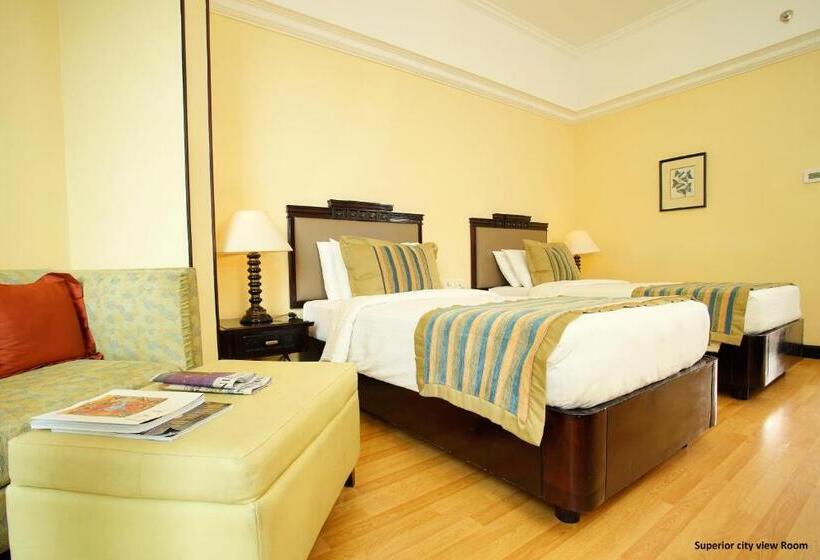 اتاق سوپریور با چشم‌انداز شهر, Vivanta Ernakulam, Marine Drive