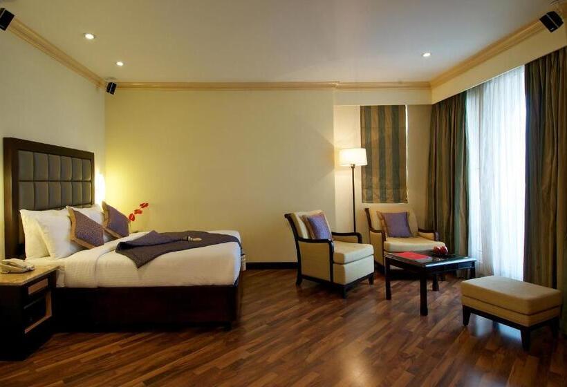 اتاق سوپریور با تخت دو نفره بزرگ, Vivanta Ernakulam, Marine Drive