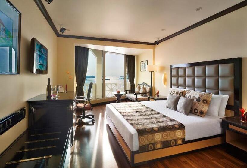 سوئیت اجرایی با تخت کینگ, Vivanta Ernakulam, Marine Drive