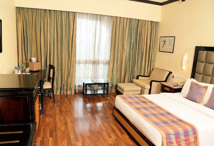 اتاق سوپریور با چشم‌انداز شهر, Vivanta Ernakulam, Marine Drive