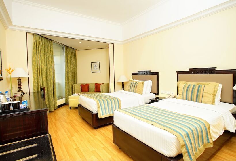 اتاق سوپریور با چشم‌انداز شهر, Vivanta Ernakulam, Marine Drive