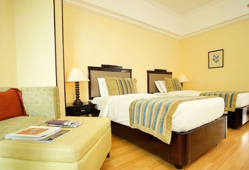 اتاق سوپریور با چشم‌انداز شهر, Vivanta Ernakulam, Marine Drive