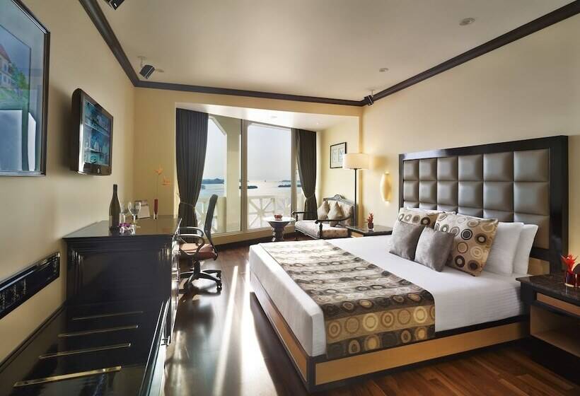 اتاق سوپریور با چشم‌انداز, Vivanta Ernakulam, Marine Drive