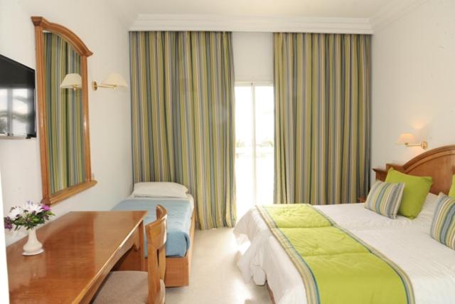 اتاق استاندارد سه نفره, Yadis Hammamet Club