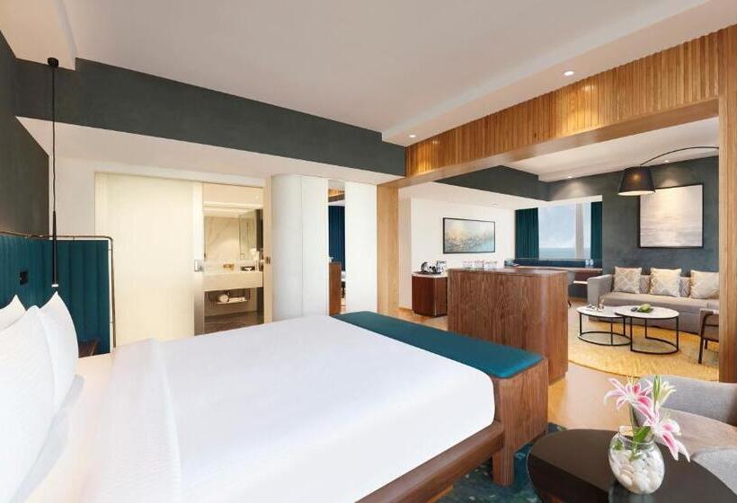 Executive Suite met Kingsize Bed, Novotel Mumbai Juhu Beach