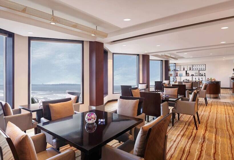 Premium Room City View, Novotel Mumbai Juhu Beach