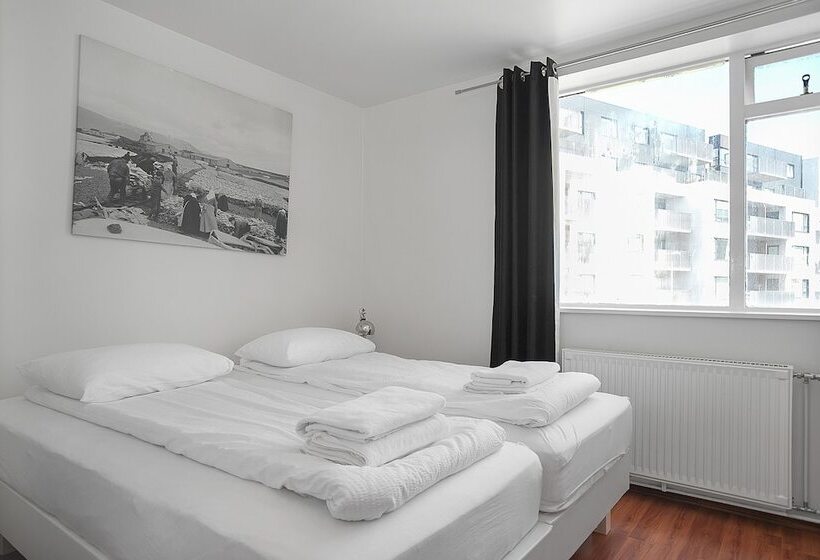 3 Bedroom Apartment, Stay Apartments Einholt