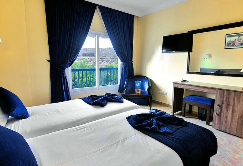 اتاق استاندارد با چشم‌انداز استخر, Tildi Hotel & Spa
