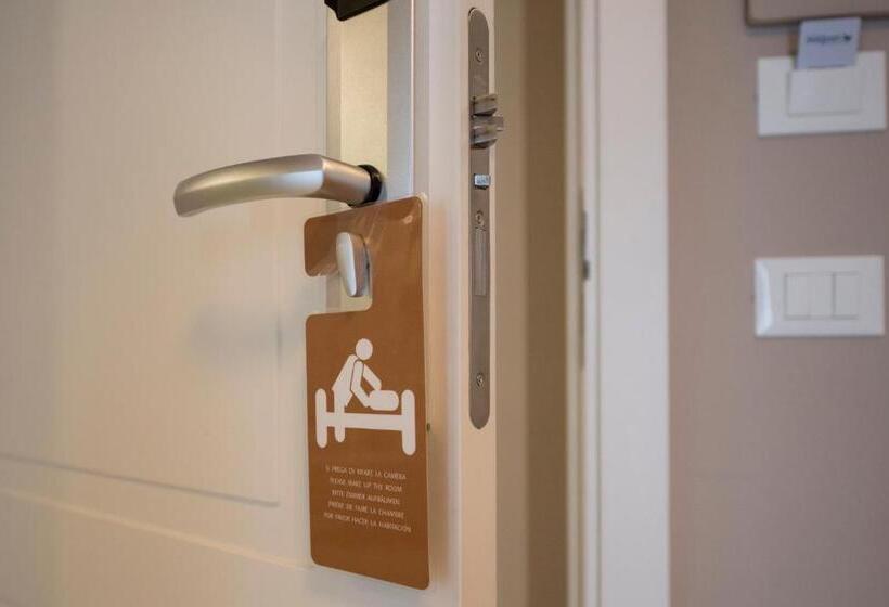 اتاق لوکس, Milazzo Aeolian Sea Port B&b