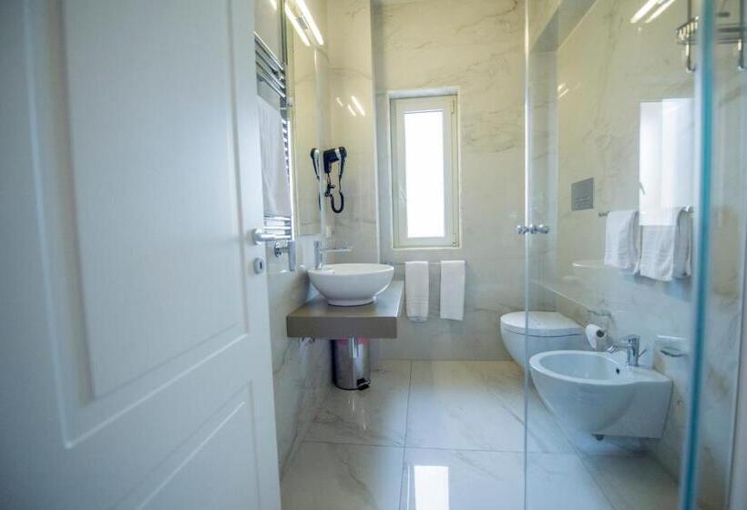 اتاق لوکس, Milazzo Aeolian Sea Port B&b