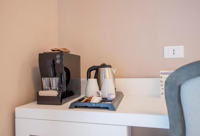 سوییت جونیور لوکس, Milazzo Aeolian Sea Port B&b