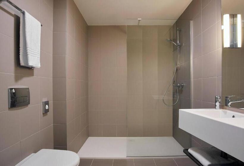Premium room with terrace, Moxy Sophia Antipolis