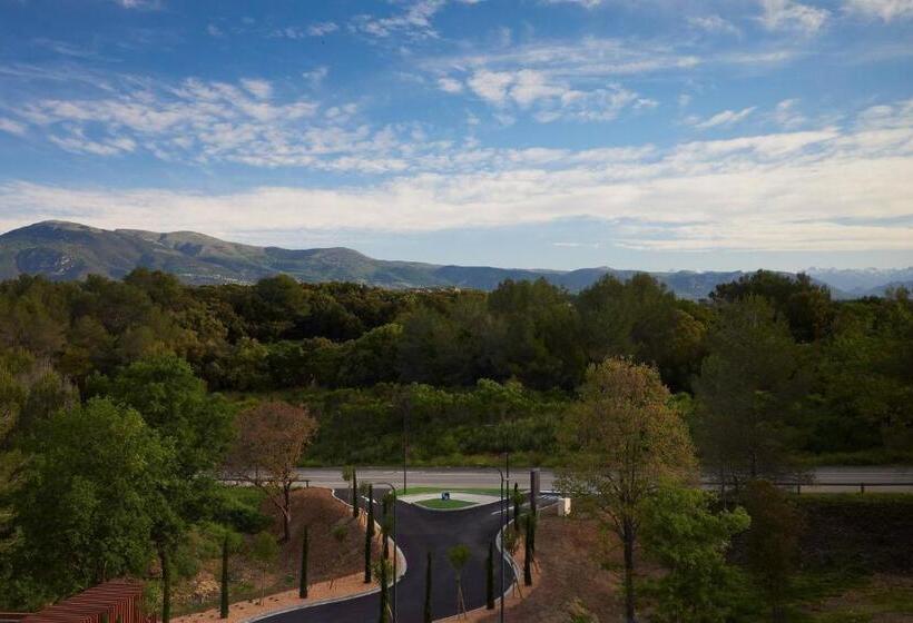 اتاق پرمیوم, Moxy Sophia Antipolis