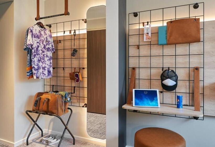 اتاق پرمیوم, Moxy Sophia Antipolis