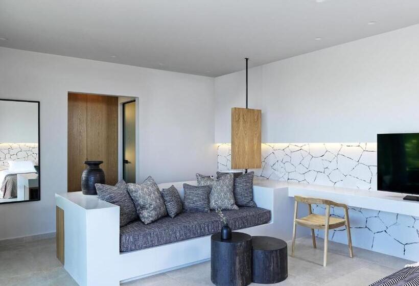 سوییت با چشم‌انداز دریا, Azur Retreat