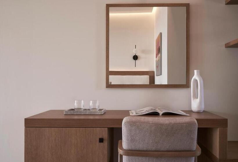 سوئیت جونیور با چشم‌انداز, Celestial All Suites