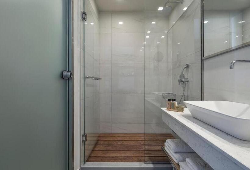 سوئیت جونیور با چشم‌انداز, Celestial All Suites