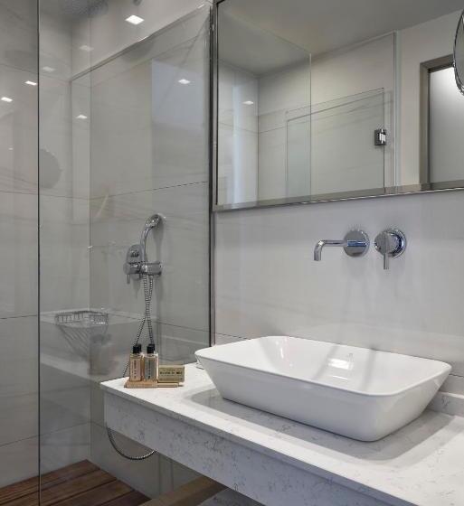 سوییت جونیور با چشم‌انداز دریا, Celestial All Suites