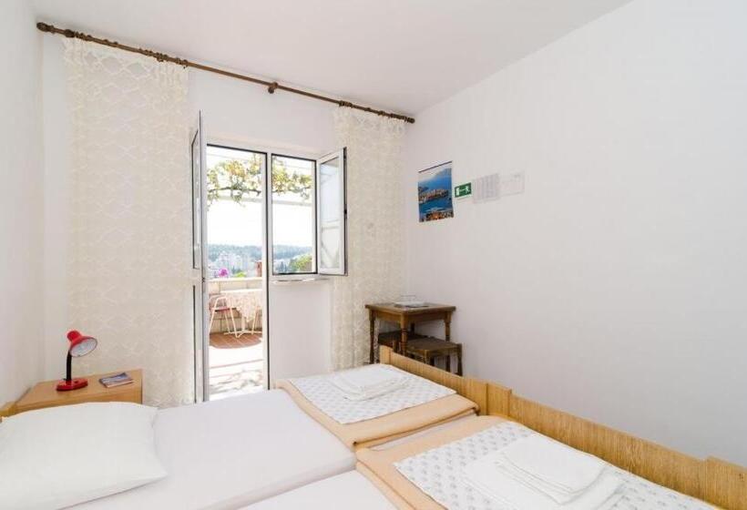 اتاق استاندارد با بالکن و چشم‌انداز دریا, Guest House Misita