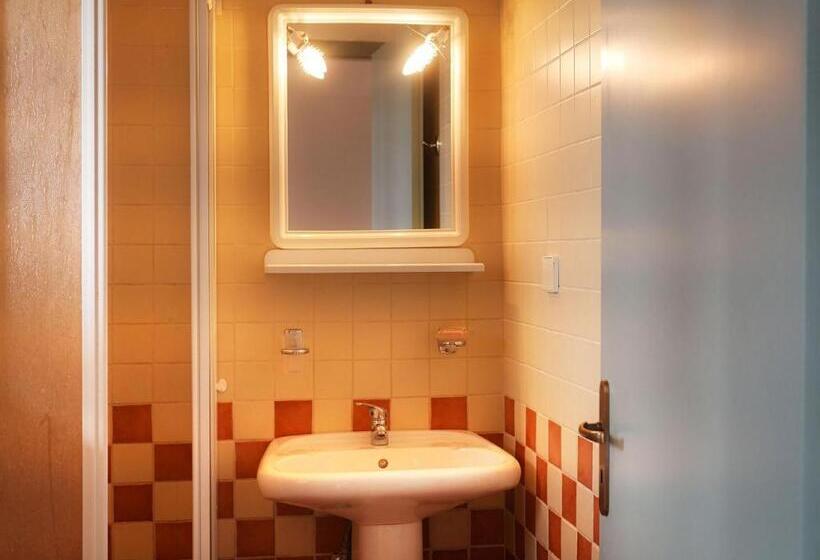 Семейные Апартаменты, Areti Aparthotel