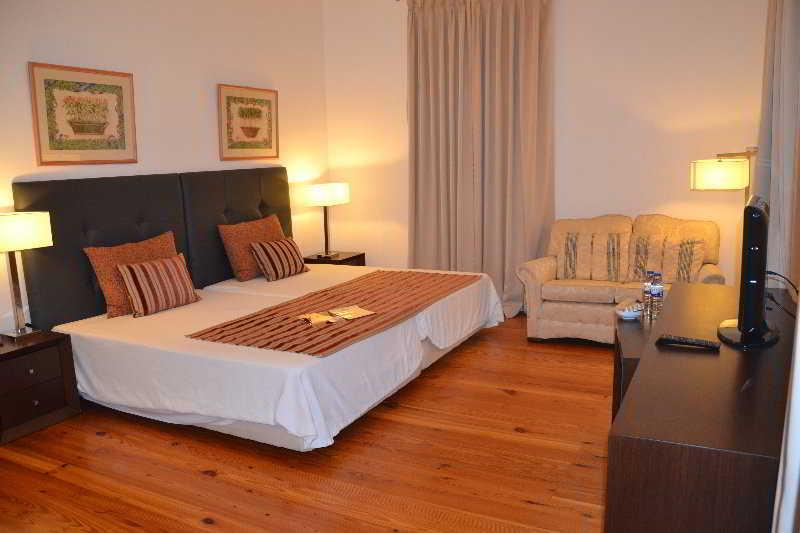 استودیوی استاندارد با چشم‌انداز دریا, Arts In Hotel Conde Carvalhal