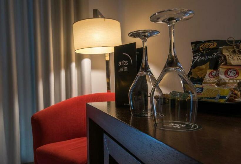 استودیو استاندارد با چشم‌انداز, Arts In Hotel Conde Carvalhal