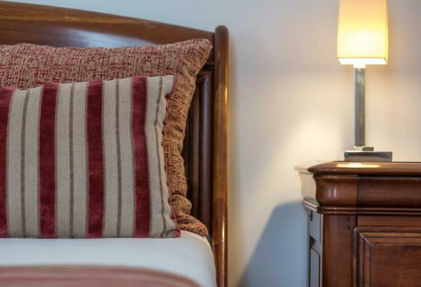 سوئیت پریمیوم, Arts In Hotel Conde Carvalhal