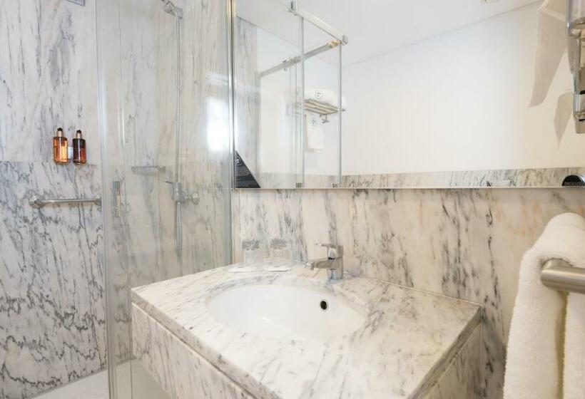 استودیوی لوکس, Arts In Hotel Conde Carvalhal