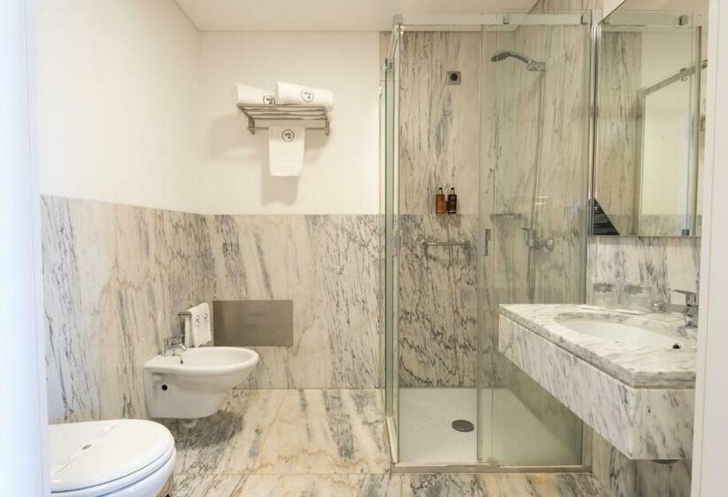 استودیوی لوکس, Arts In Hotel Conde Carvalhal