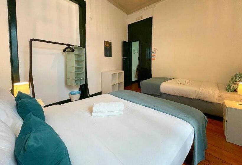 اتاق استاندارد سه تخته با سرویس بهداشتی مشترک, Algarve Hostel