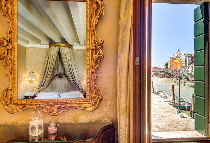 Chambre Prestige, Canal Grande