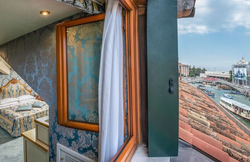 Quarto Prestige, Canal Grande