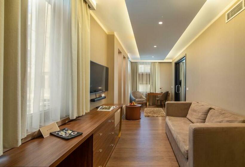 سوییت, Continental Hotel Budapest