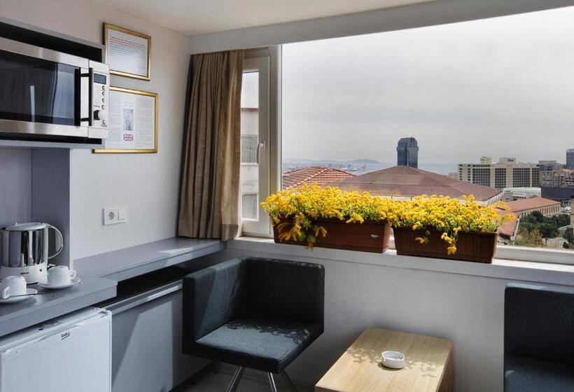 اتاق استاندارد با بالکن و چشم‌انداز دریا, Gallery Residence & Hotel Nişantaşı