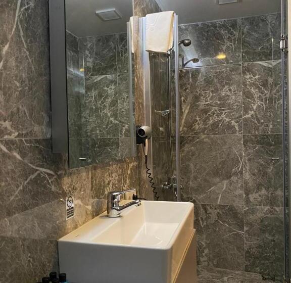 اتاق استاندارد سه تخته با بالکن, Gallery Residence & Hotel Nişantaşı
