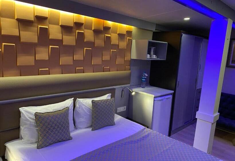 اتاق استاندارد سه تخته با بالکن, Gallery Residence & Hotel Nişantaşı