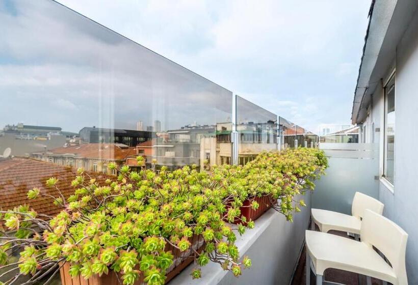 اتاق استاندارد با بالکن و چشم‌انداز دریا, Gallery Residence & Hotel Nişantaşı