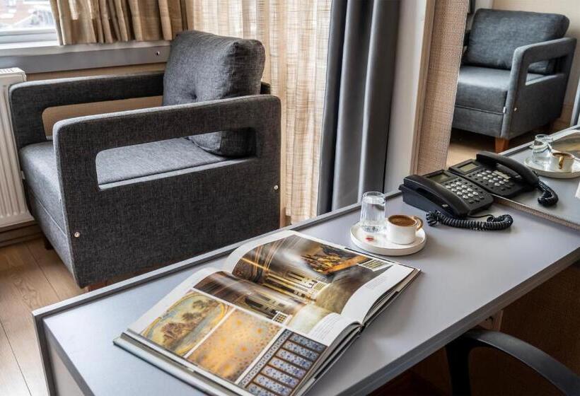 اتاق استاندارد با بالکن و چشم‌انداز دریا, Gallery Residence & Hotel Nişantaşı