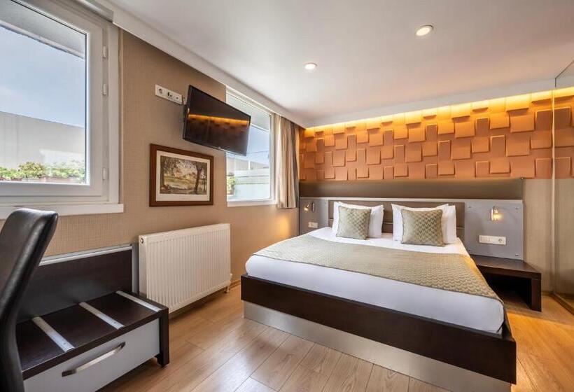 اتاق استاندارد با بالکن و چشم‌انداز دریا, Gallery Residence & Hotel Nişantaşı