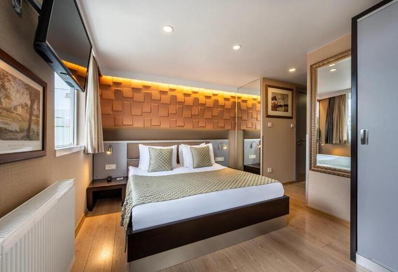 اتاق استاندارد با بالکن و چشم‌انداز دریا, Gallery Residence & Hotel Nişantaşı