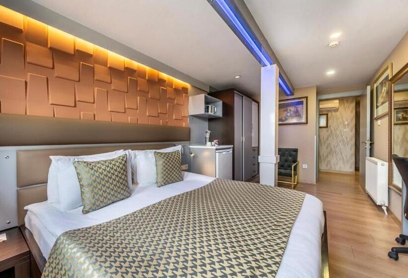 اتاق استاندارد سه تخته با بالکن, Gallery Residence & Hotel Nişantaşı