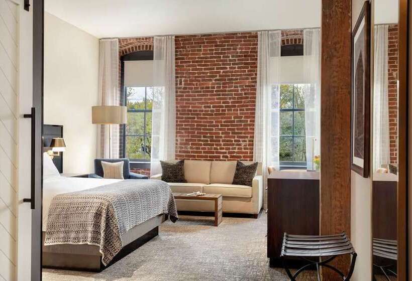 استودیوی پریمیوم, Hilton Club West 57th Street New York