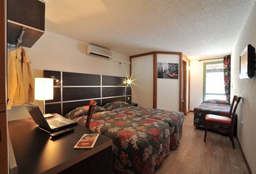 اتاق استاندارد سه نفره, Hôtel Le Relais De Trans