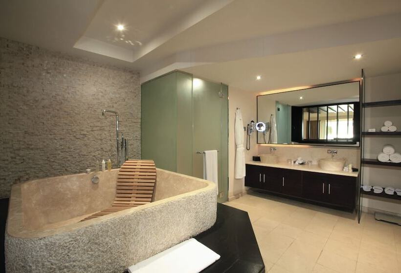 Classic Room with Views, Intercontinental Mauritius Resort Balaclava Fort, An Ihg