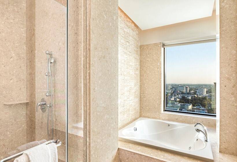 سوئیت سلطنتی 2 خوابه, Chiang Mai Marriott