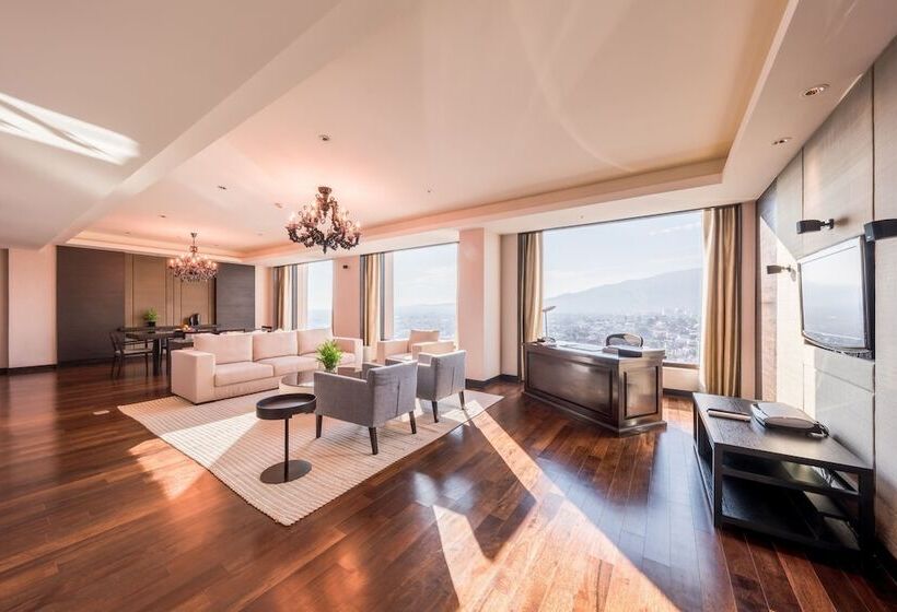 سوییت اجرایی, Chiang Mai Marriott