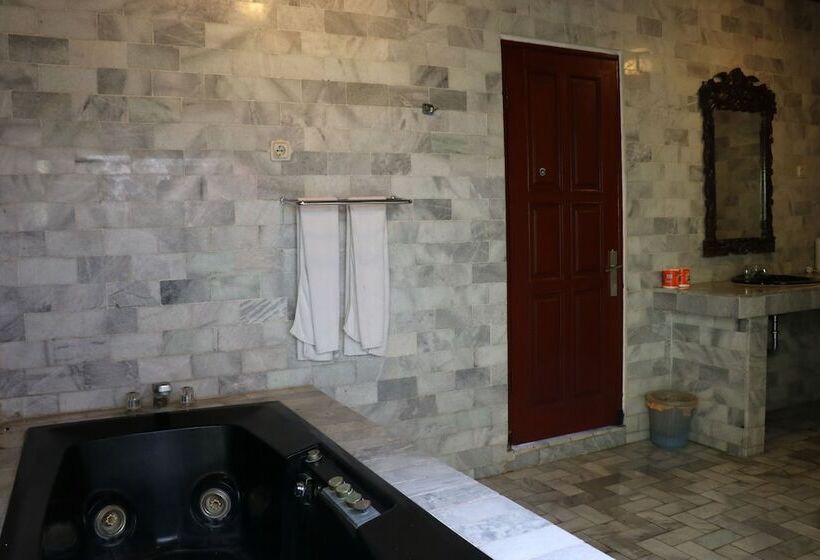 Suite, Puri Bunga Beach Cottages