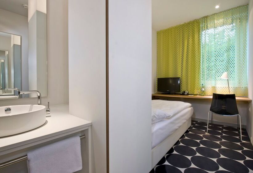 Standard Single Room, Tryp By Wyndham Frankfurt